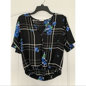 Cropped V-Neck Flower Striped Blouse